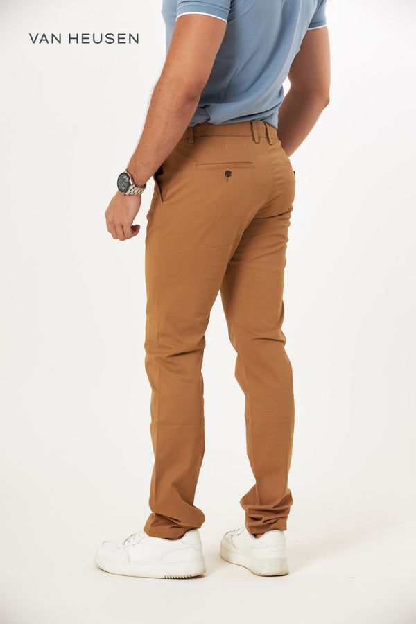 Chino casual brown