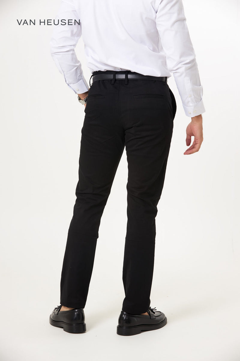 Chino casual negro